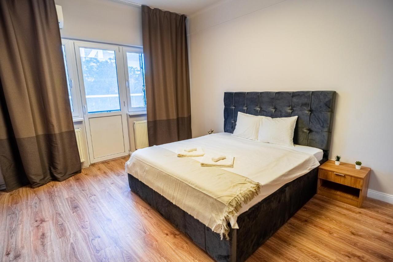 Heritage Hideaway - City's Architectural Splendor Appartamento Bucarest